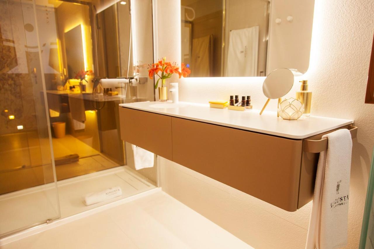 Queen Suite Sea View no terrace two beds