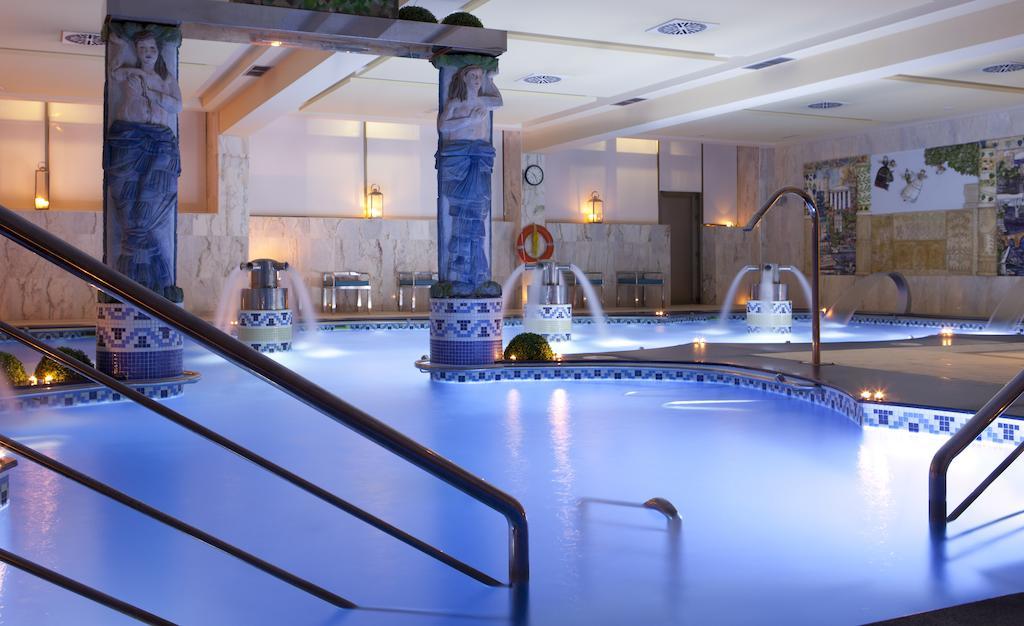 Double Room Extra Bed Spa Access,342445960:JPEG